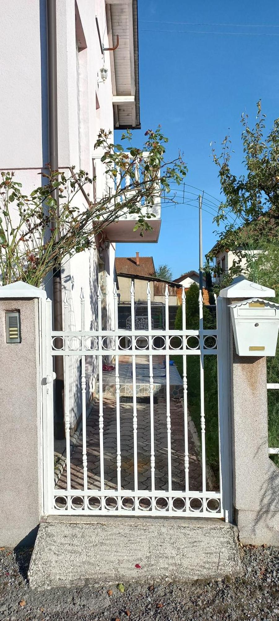 Holiday Home Peaceful Retreat Visoko Luaran gambar