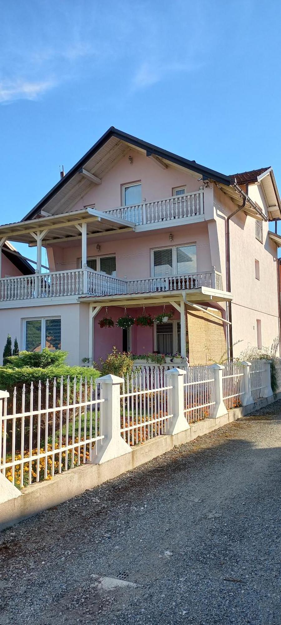 Holiday Home Peaceful Retreat Visoko Luaran gambar