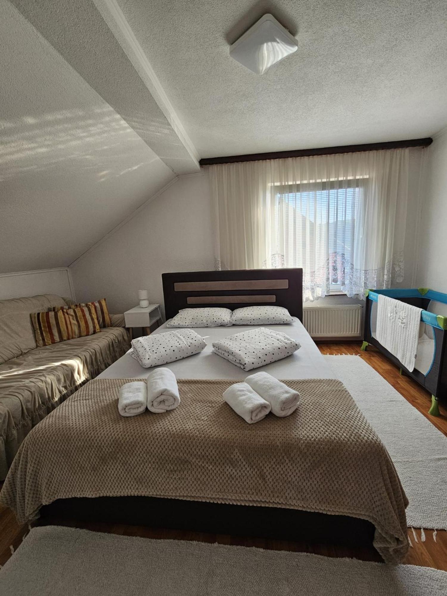 Holiday Home Peaceful Retreat Visoko Luaran gambar